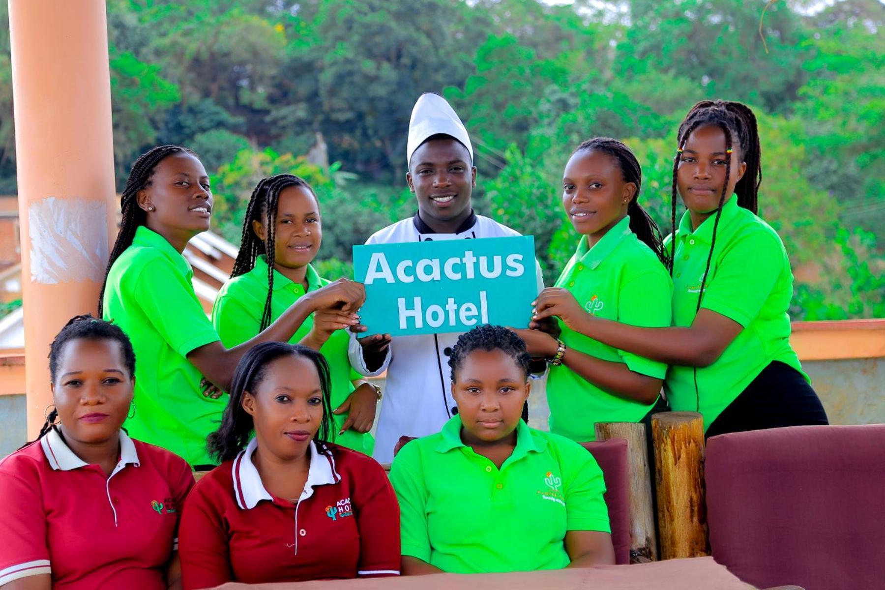 Acactus Hotel Kampala Bagian luar foto